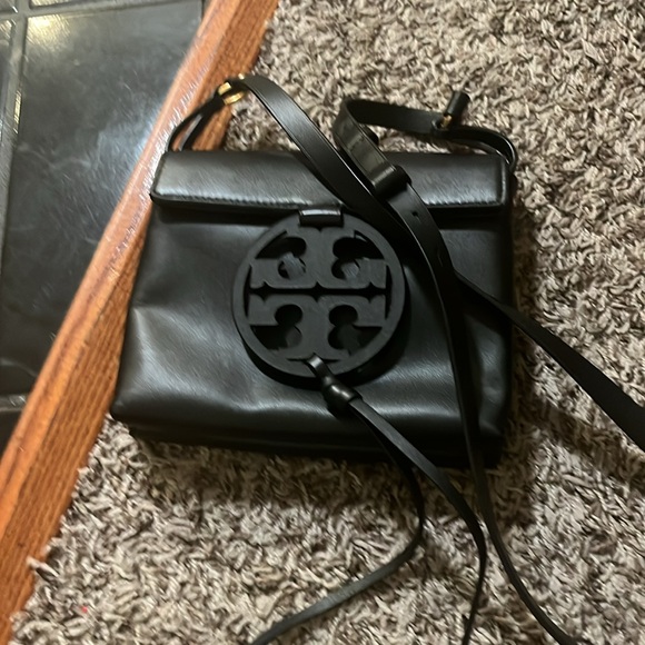 Tory Burch Crossbody 😍 - Picture 6 of 7